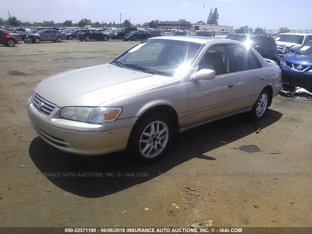 4T1BF28K51U966925 - 2001 TOYOTA CAMRY LE/XLE GOLD photo 2