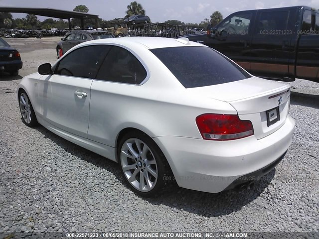 WBAUC9C55CVM12844 - 2012 BMW 135 I WHITE photo 3