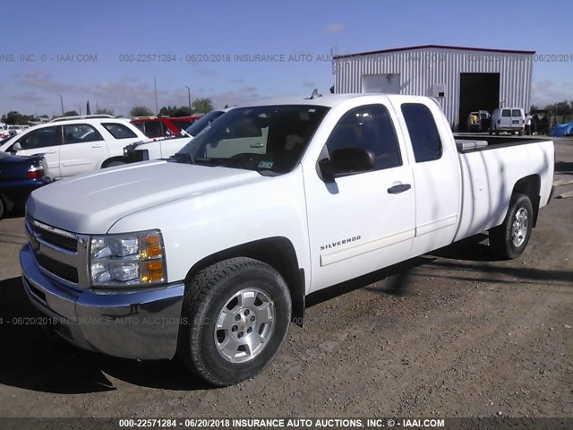 1GCRCSE03CZ355263 - 2012 CHEVROLET SILVERADO C1500 LT WHITE photo 2