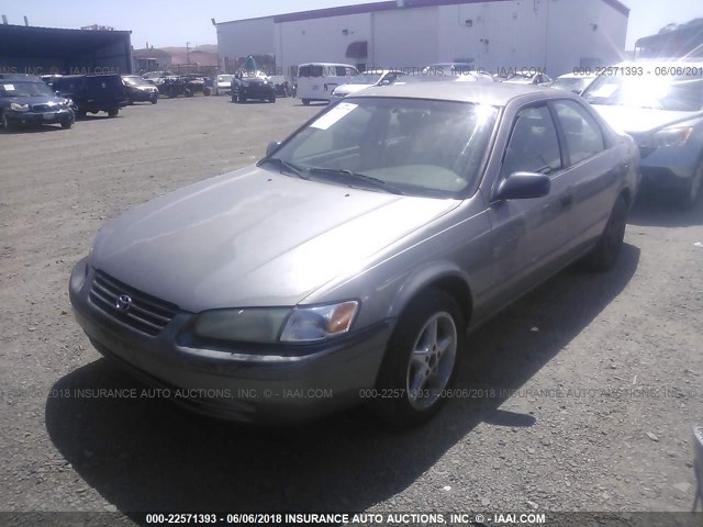 4T1BG22K5VU030041 - 1997 TOYOTA CAMRY CE/LE/XLE GOLD photo 2