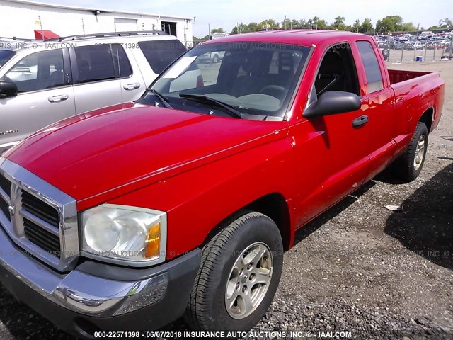 1D7HE42K75S363293 - 2005 DODGE DAKOTA SLT RED photo 2