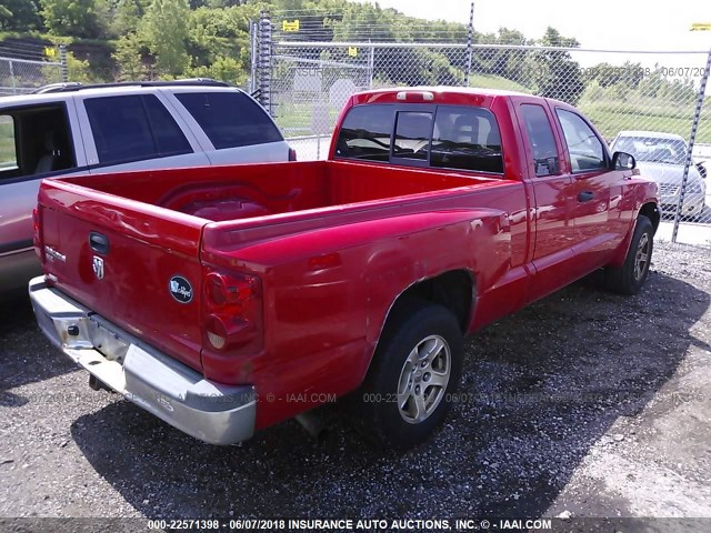 1D7HE42K75S363293 - 2005 DODGE DAKOTA SLT RED photo 4