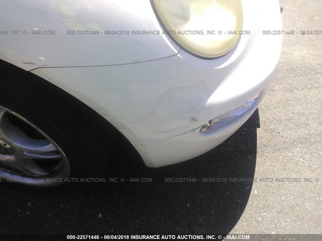 3VWBK31C85M400404 - 2005 VOLKSWAGEN NEW BEETLE GL 白色 照片 6