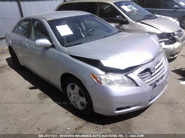 4T1BK46K07U526033 - 2007 TOYOTA CAMRY NEW GENERAT LE/XLE/SE SILVER photo 1