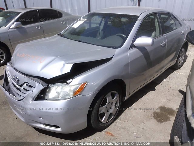 4T1BK46K07U526033 - 2007 TOYOTA CAMRY NEW GENERAT LE/XLE/SE SILVER photo 2