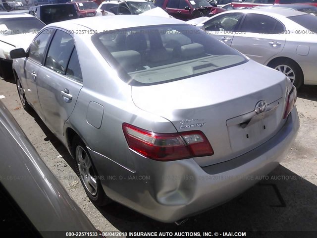 4T1BK46K07U526033 - 2007 TOYOTA CAMRY NEW GENERAT LE/XLE/SE SILVER photo 3
