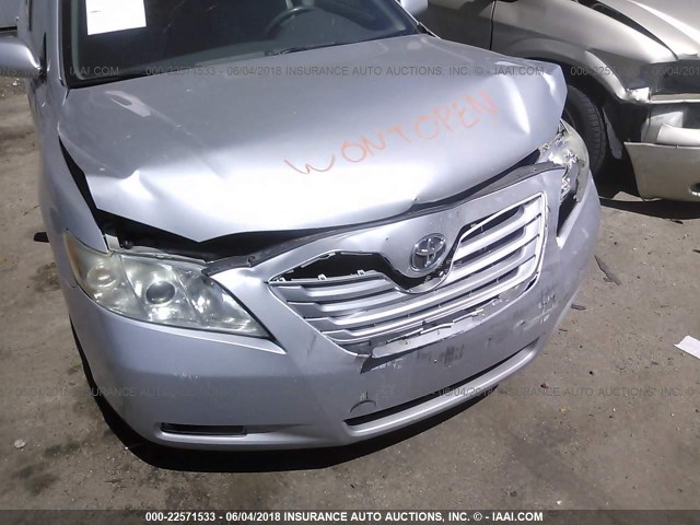 4T1BK46K07U526033 - 2007 TOYOTA CAMRY NEW GENERAT LE/XLE/SE SILVER photo 6