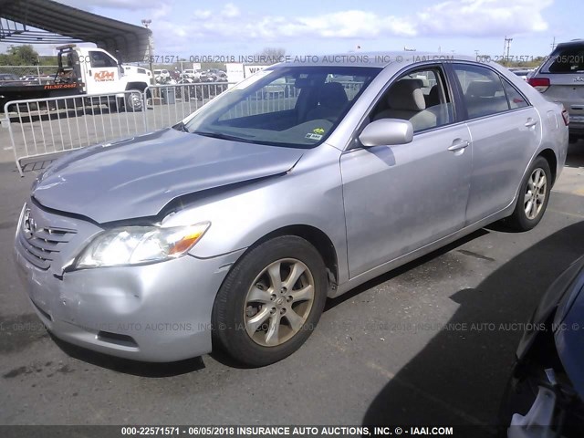 JTNBK46K083032990 - 2008 TOYOTA CAMRY LE/XLE/SE ვერცხლისფერი ფოტო 2