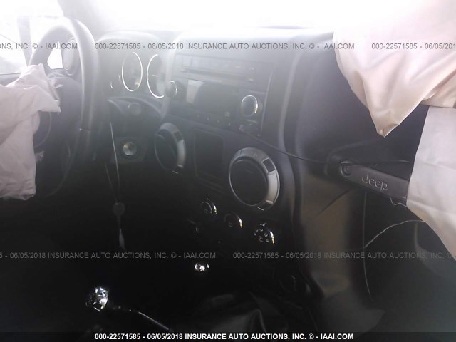 1C4AJWAG3FL531801 - 2015 JEEP WRANGLER SPORT BLACK photo 5