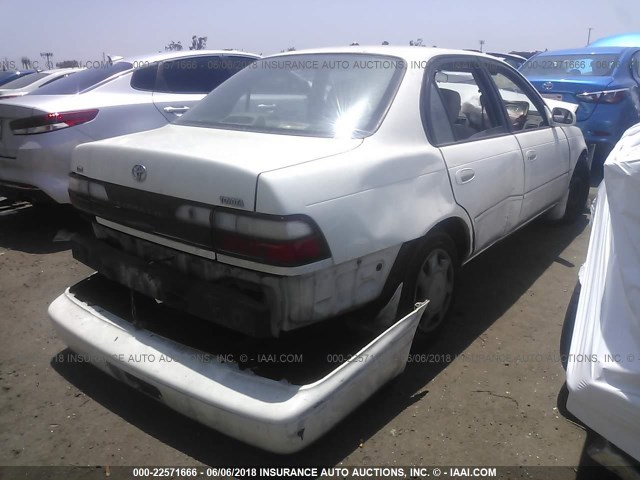 1NXBB02EXVZ584270 - 1997 TOYOTA COROLLA DX WHITE photo 4