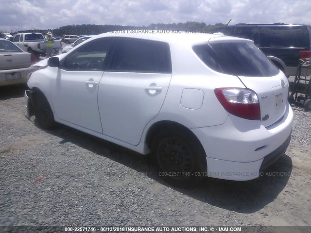 2T1KU4EE4AC266587 - 2010 TOYOTA COROLLA MATRIX  WHITE photo 3