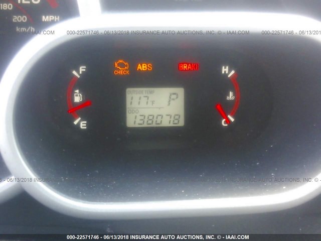 2T1KU4EE4AC266587 - 2010 TOYOTA COROLLA MATRIX  WHITE photo 7