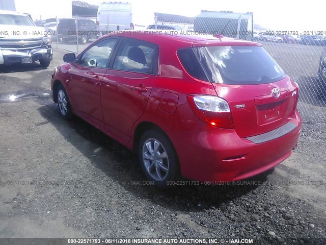 2T1KU4EE1AC439000 - 2010 TOYOTA COROLLA MATRIX  RED photo 3