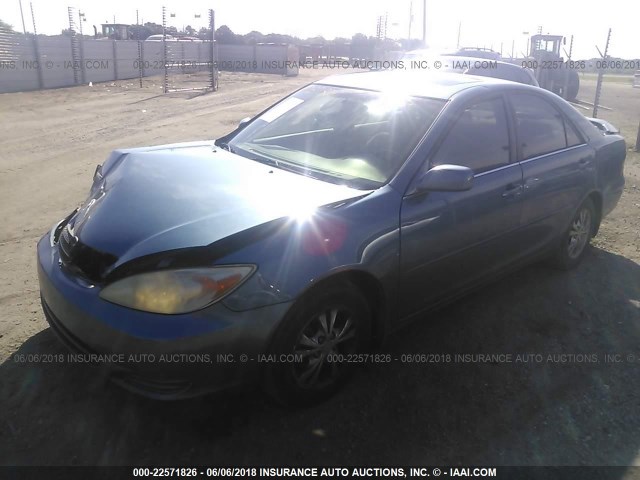 4T1BF30K74U571862 - 2004 TOYOTA CAMRY LE/XLE/SE ღია ლურჯი ფოტო 2