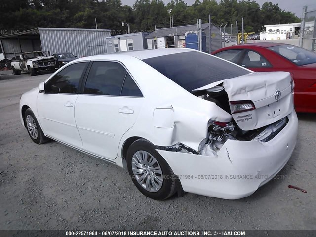 4T1BF1FK4CU514352 - 2012 TOYOTA CAMRY SE/LE/XLE WHITE photo 3