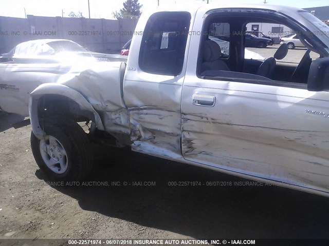 5TEWN72NX2Z884268 - 2002 TOYOTA TACOMA XTRACAB SILVER photo 6