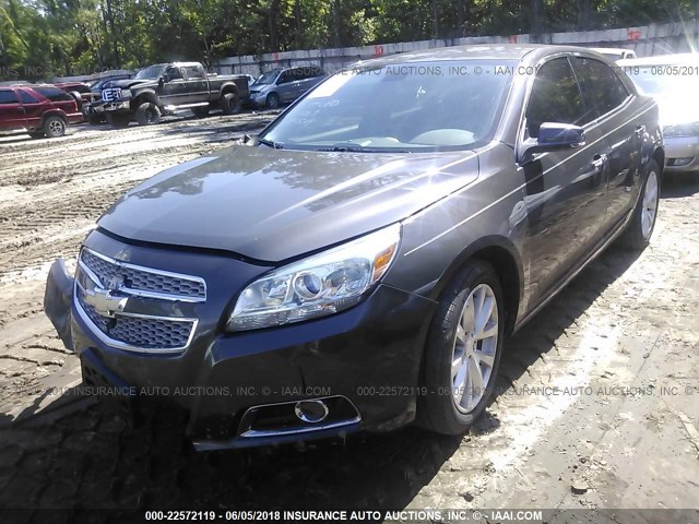 1G11H5SA5DF286942 - 2013 CHEVROLET MALIBU LTZ 灰色 照片 2