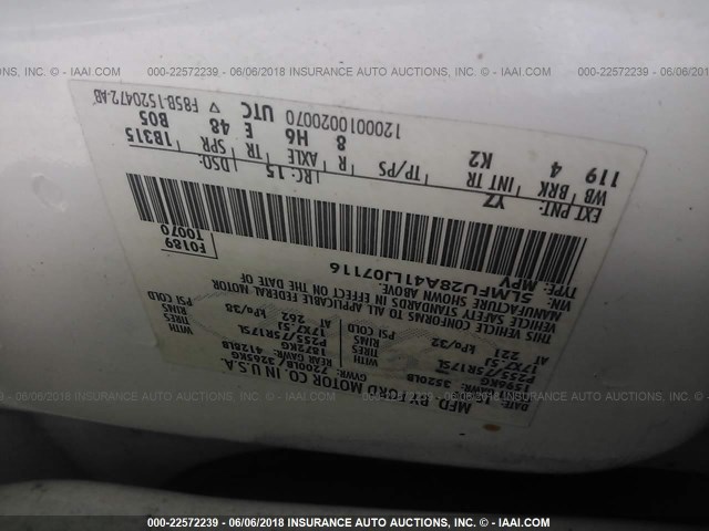 5LMFU28A41LJ07116 - 2001 LINCOLN NAVIGATOR 白色 照片 9