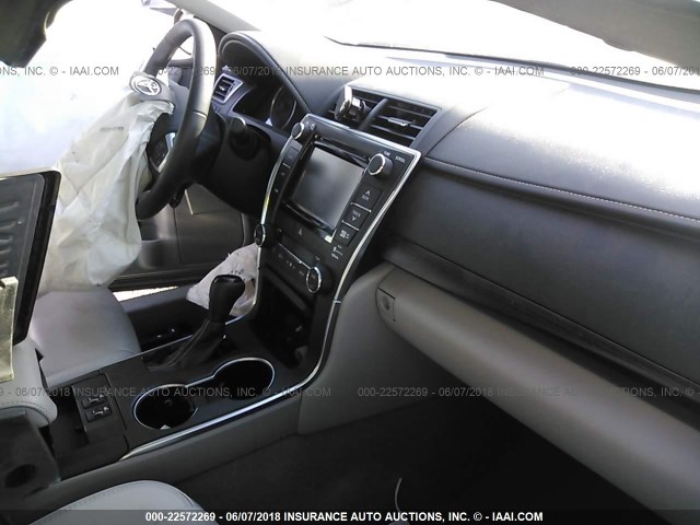 4T1BF1FK3FU916738 - 2015 TOYOTA CAMRY LE/XLE/SE/XSE SILVER photo 5