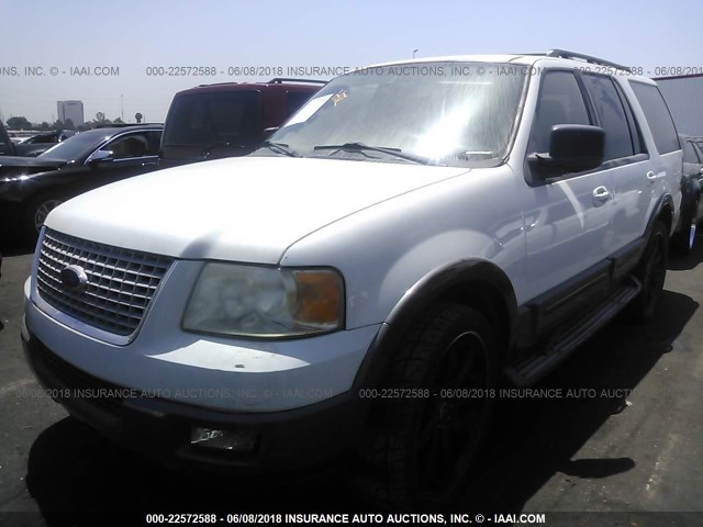 1FMPU15516LA57145 - 2006 FORD EXPEDITION XLT WHITE photo 2