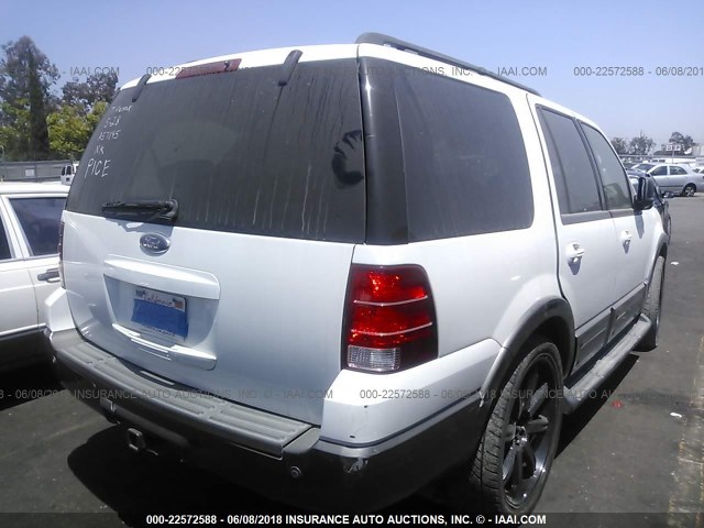 1FMPU15516LA57145 - 2006 FORD EXPEDITION XLT WHITE photo 4