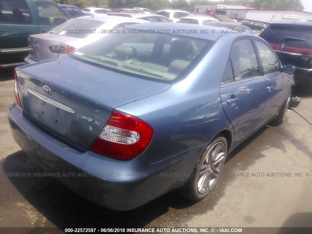 4T1BE32K54U887325 - 2004 TOYOTA CAMRY LE/XLE/SE ლურჯი ფოტო 4