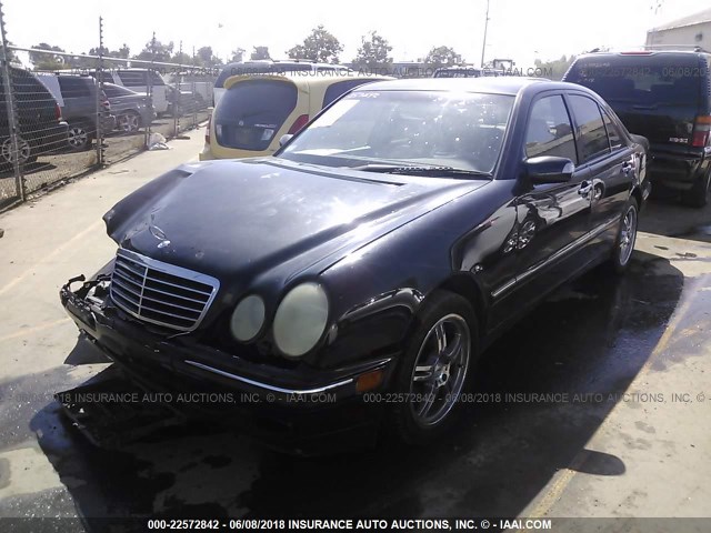 WDBJF70J72B480578 - 2002 MERCEDES-BENZ E 430 BLACK photo 2