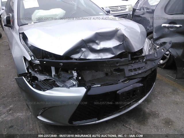 4T1BF1FK7HU298083 - 2017 TOYOTA CAMRY LE/XLE/SE/XSE 银色 照片 6