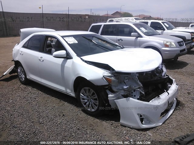 4T4BF1FK2DR283717 - 2013 TOYOTA CAMRY L/SE/LE/XLE 白色 照片 1