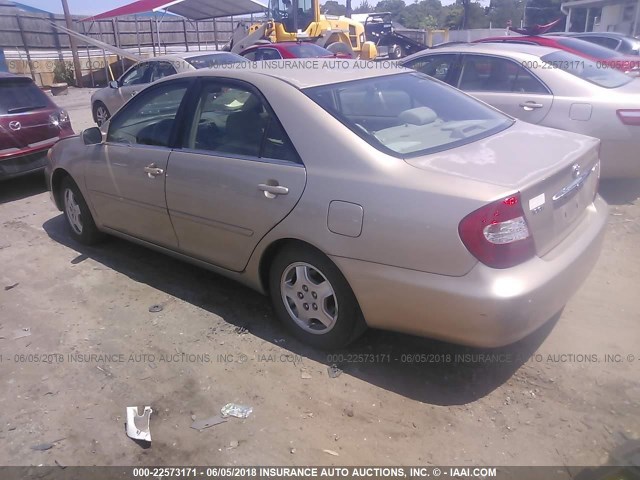 4T1BF30K82U033278 - 2002 TOYOTA CAMRY LE/XLE/SE ოქროსფერი ფოტო 3