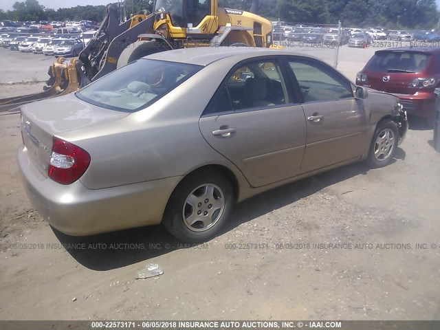 4T1BF30K82U033278 - 2002 TOYOTA CAMRY LE/XLE/SE ოქროსფერი ფოტო 4
