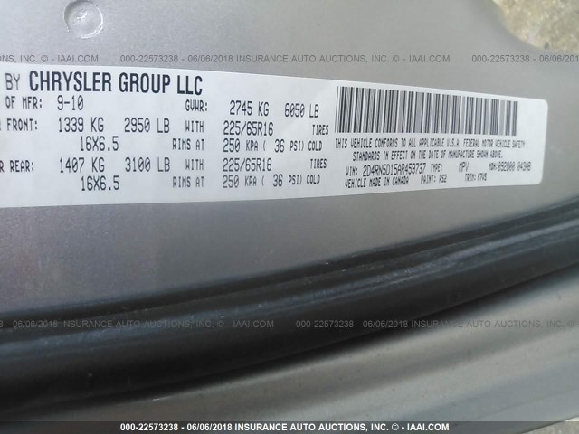 2D4RN5D15AR459737 - 2010 DODGE GRAND CARAVAN SXT SILVER photo 9