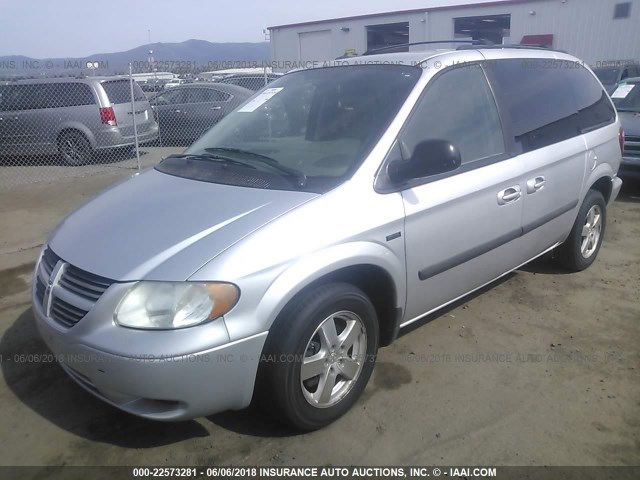 1D4GP45R75B287618 - 2005 DODGE CARAVAN SXT SILVER photo 2