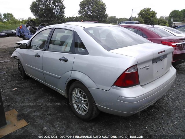 1FAFP34N77W127385 - 2007 FORD FOCUS ZX4/S/SE/SES 银色 照片 3