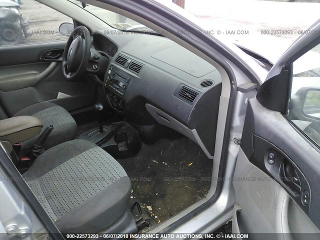 1FAFP34N77W127385 - 2007 FORD FOCUS ZX4/S/SE/SES 银色 照片 5