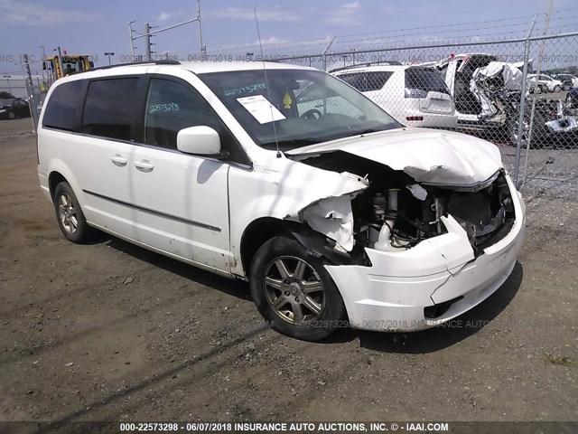 2A4RR5D11AR309474 - 2010 CHRYSLER TOWN & COUNTRY TOURING WHITE photo 1