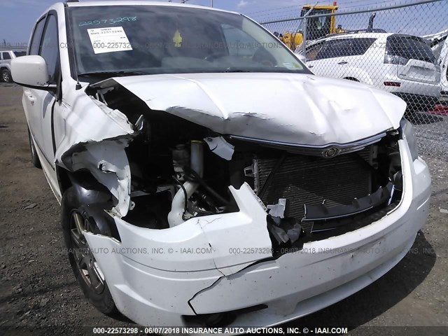 2A4RR5D11AR309474 - 2010 CHRYSLER TOWN & COUNTRY TOURING WHITE photo 6