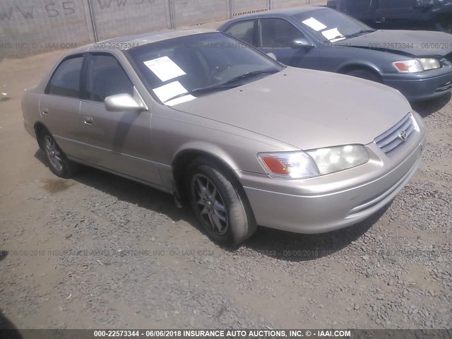 JT2BF28K110315392 - 2001 TOYOTA CAMRY LE/XLE TAN photo 1