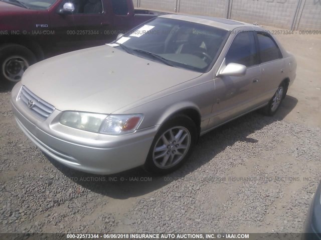 JT2BF28K110315392 - 2001 TOYOTA CAMRY LE/XLE TAN photo 2