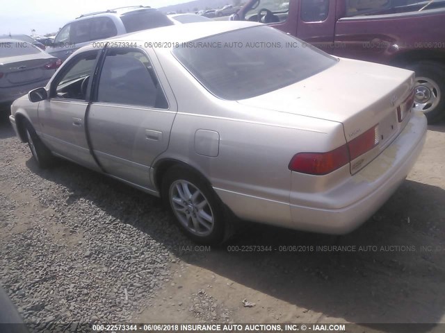JT2BF28K110315392 - 2001 TOYOTA CAMRY LE/XLE TAN photo 3
