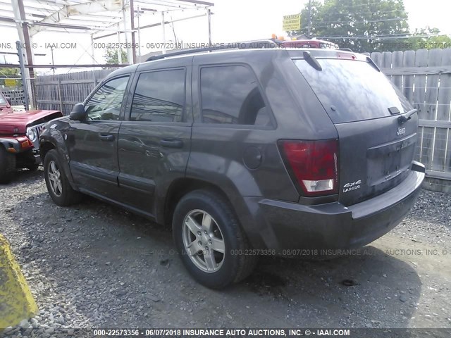 1J4HR48N26C262166 - 2006 JEEP GRAND CHEROKEE LAREDO/COLUMBIA/FREEDOM GRAY photo 3