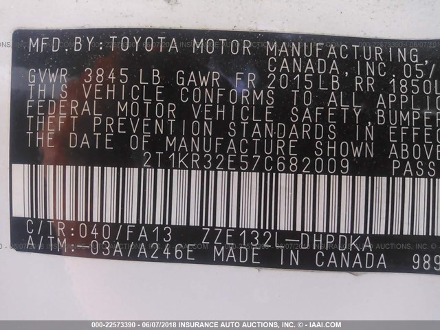 2T1KR32E57C682009 - 2007 TOYOTA COROLLA MATRIX XR WHITE photo 9