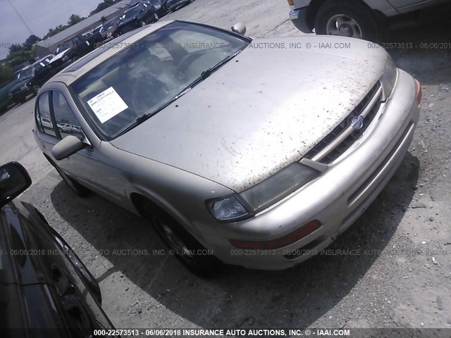 JN1CA21D4VM538923 - 1997 NISSAN MAXIMA GLE/GXE/SE GOLD photo 1