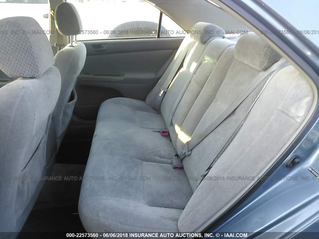 4T1BF32K24U574102 - 2004 TOYOTA CAMRY LE/XLE/SE ლურჯი ფოტო 8