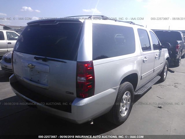 1GNSCHE04BR161092 - 2011 CHEVROLET SUBURBAN C1500  LS SILVER photo 4