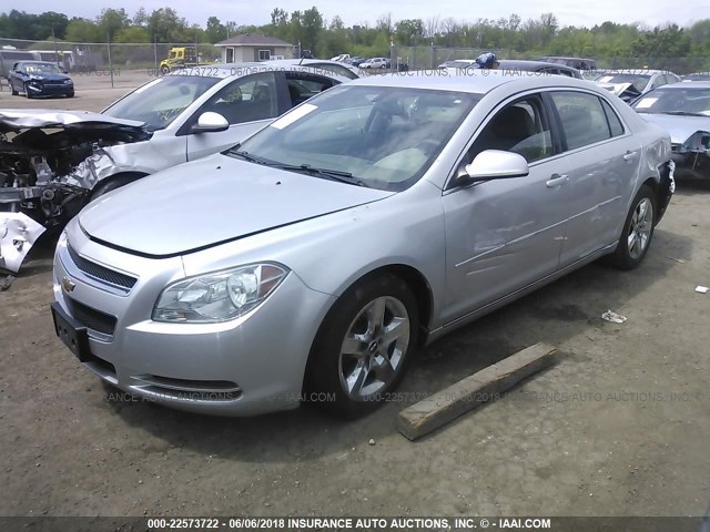 1G1ZC5E09AF188402 - 2010 CHEVROLET MALIBU 1LT 银色 照片 2
