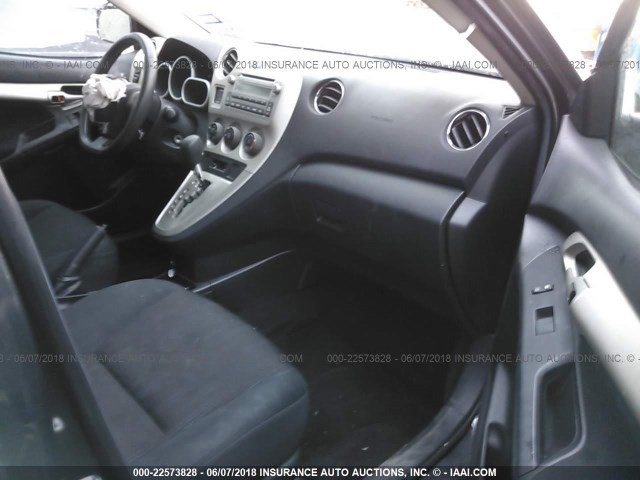 2T1KU4EE6BC536257 - 2011 TOYOTA COROLLA MATRIX  GRAY photo 5