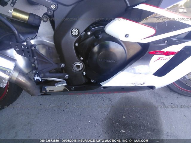 JH2SC57034M001510 - 2004 HONDA CBR1000 RR RED photo 8