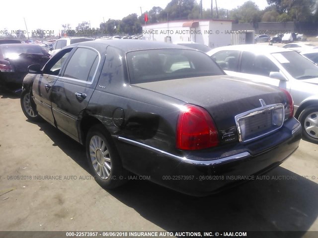 1LNHM81V27Y624549 - 2007 LINCOLN TOWN CAR SIGNATURE BLACK photo 3