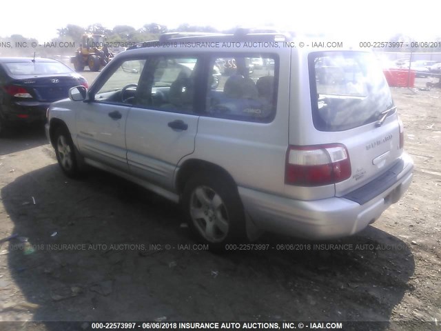 JF1SF65682H748240 - 2002 SUBARU FORESTER S 银色 照片 3